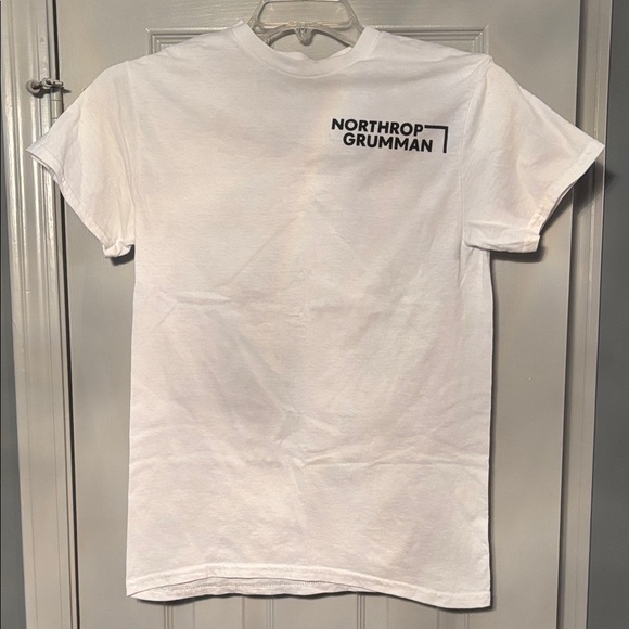 Gildan Heavy Cotton White Tee featuring Northrop Grumman F-22A Raptor NWOT
